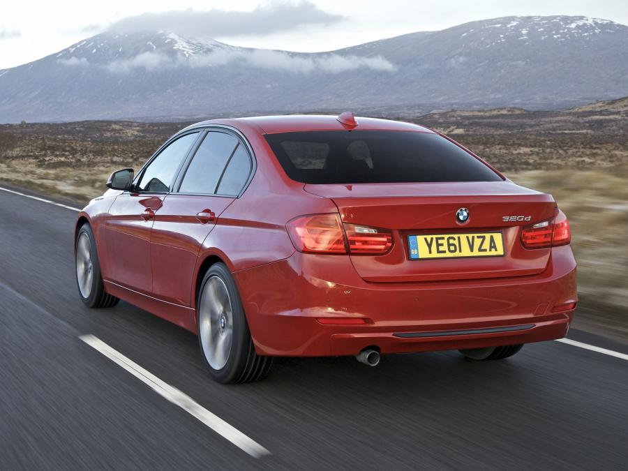  BMW 320d Sedan Sport Line 2012 года  (UK) (фото 7 из 16)